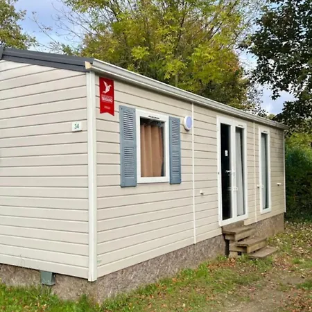 Mobil 2 à - Api-1-52-1701 Camping Angicourt