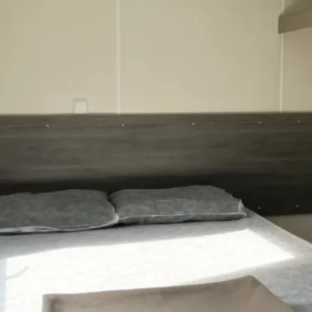 Mobil 2 à - Api-1-52-1701 Camping