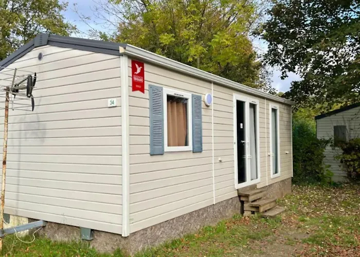 Mobil 2 à - Api-1-52-1701 Camping Angicourt
