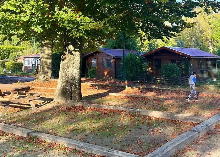 Mobil 2 à - Api-1-52-1701 Camping Angicourt